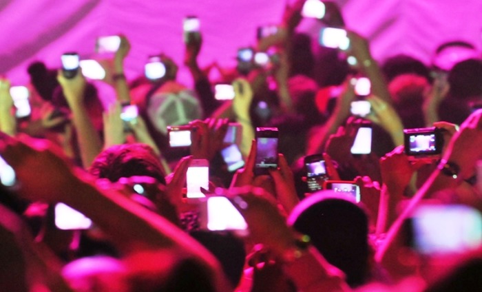 Apple May Block IPhones From Taking Pictures At Concerts