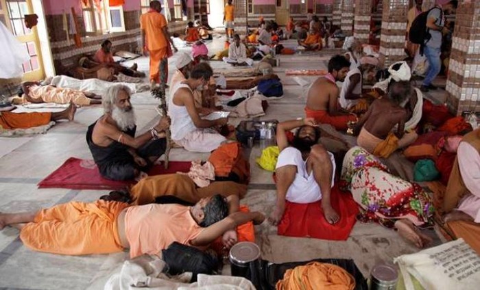 Amarnath Pilgrims Stranded In Srinagar