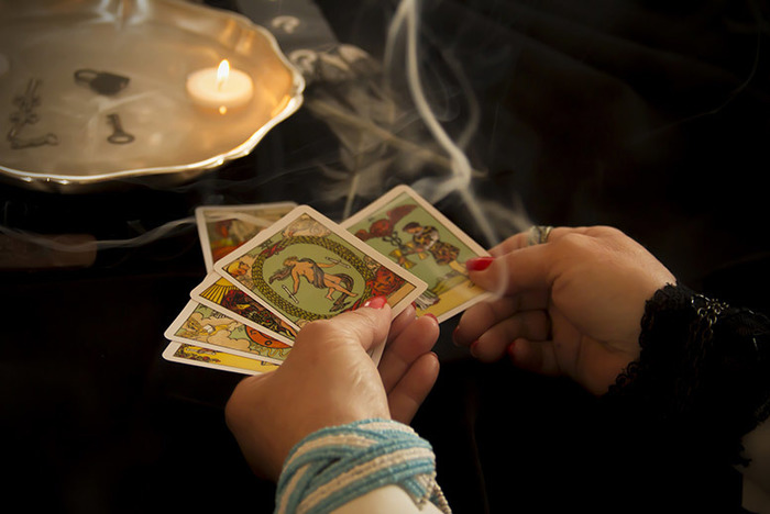 Unravelling The Basics Of Tarot Reading