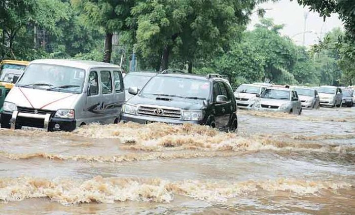 Hundreds Stuck Due To Waterlogging In Gurgaon