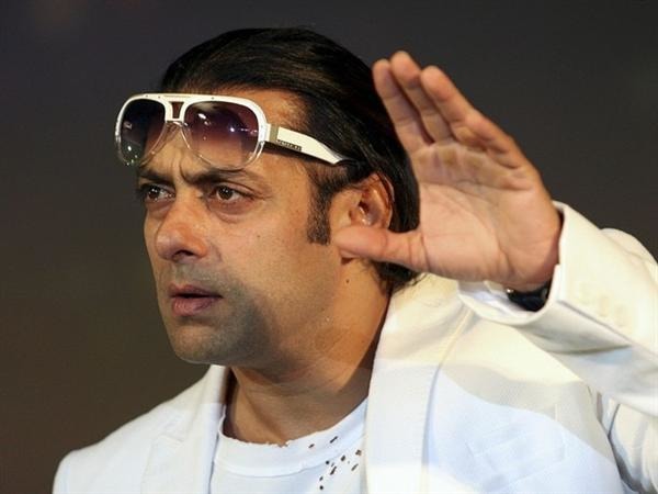 Worshiping A Villain?: Salman Khan's Unabashed Disrespect Of A Female Journalist