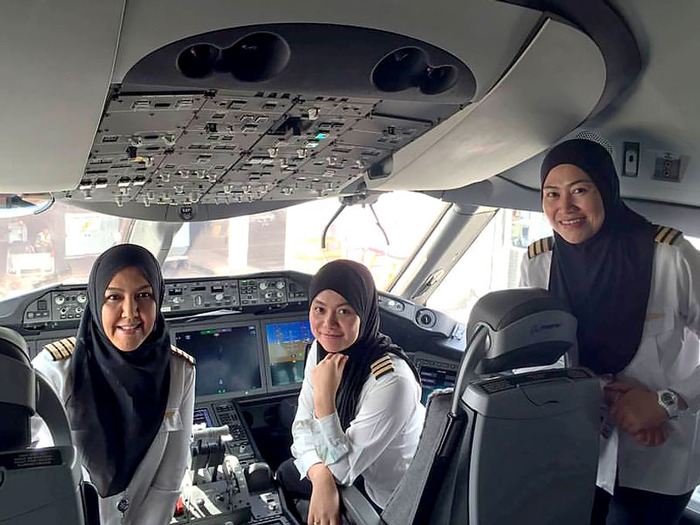 All-female Flight Crew Lands Plane In Saudi Arabia, Where Women Are Not Permitted To Drive