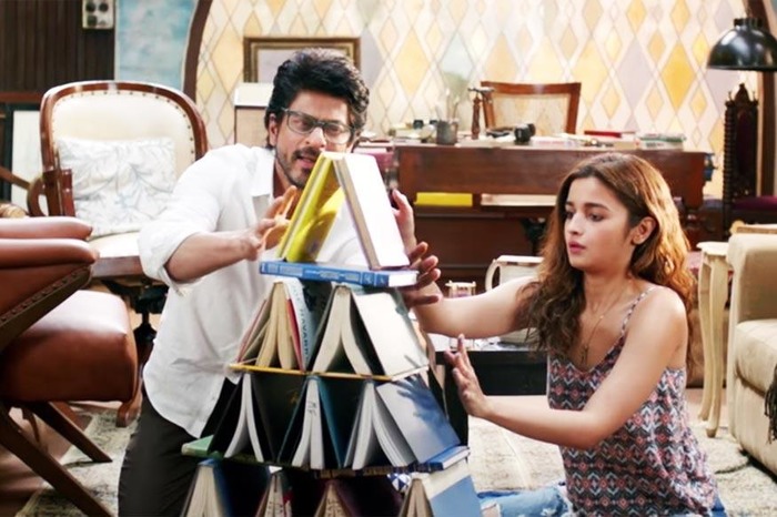 Dear Zindagi Movie Review: Embrace Your Life Like Never Before With This Gauri Shinde Masterpiece