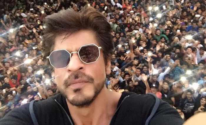 B-town Wishes Its Favourite Star SRK A Happy 51st Birthday