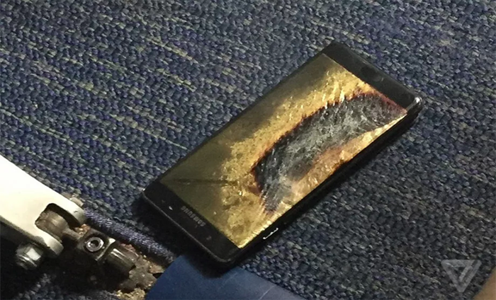 A Replacement Samsung Note 7 Catches Fire On A US Flight