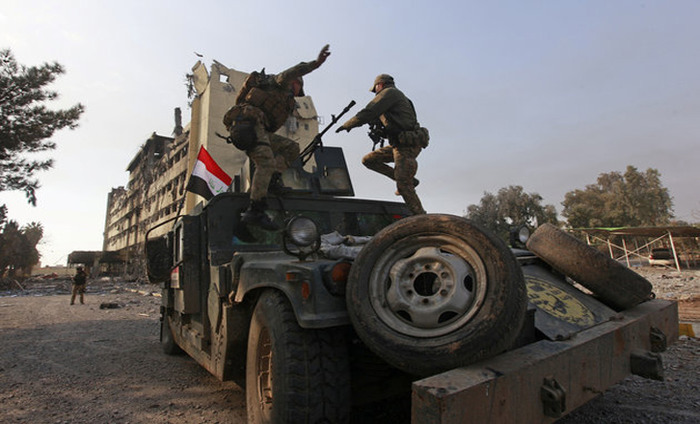 Iraqi Forces Reach The Tigris River In Mosul To Drive Out ISIS