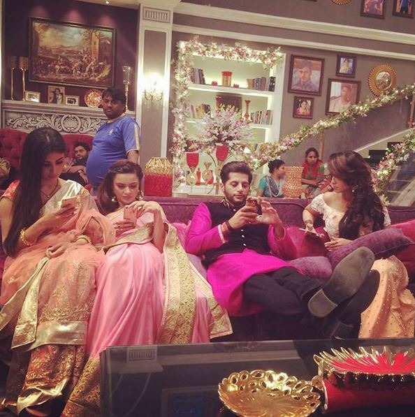 10 Insta Photos From The Sets Of Naagin 2 That Prove The Cast Is Super Fun Naagin season 2 cast revealed. naagin 2 that prove the cast is super fun