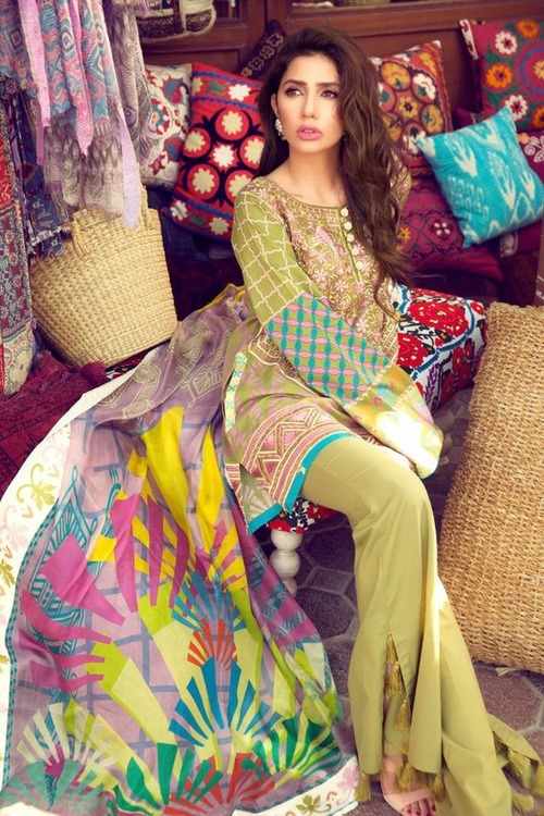 Make A Lasting Classy Impression, Here's Perfecting Mahira Khan's Look