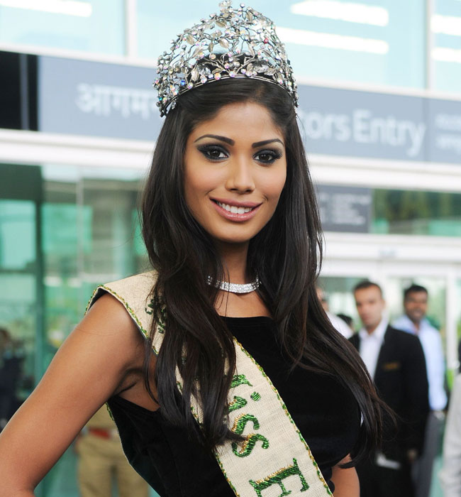 Nicole Faria: Miss Earth 2011