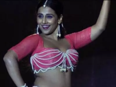 Vidya dances for Dirty Picture!