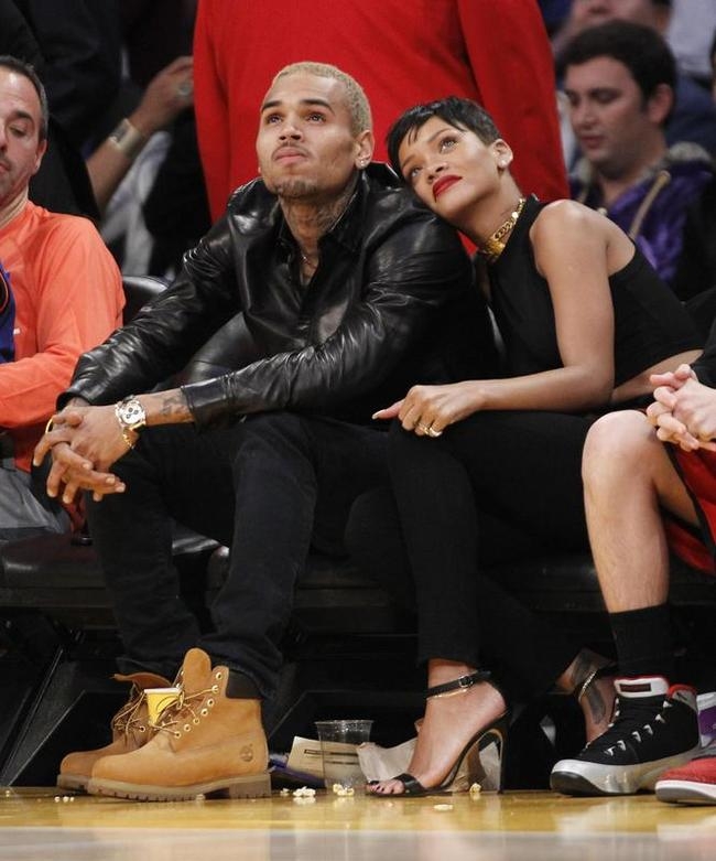 Rihanna-Chris Brown Get Cosy @ NBA