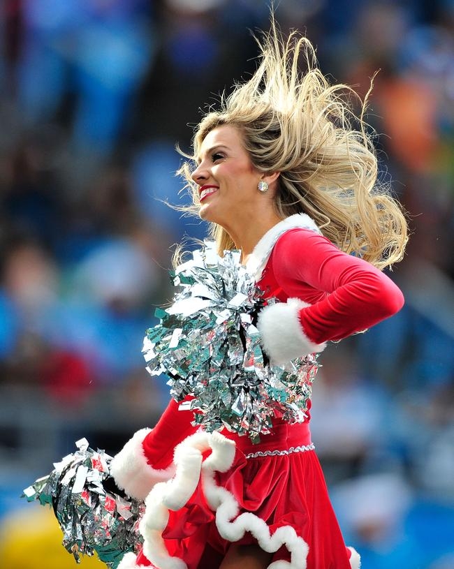 Red hot Cheerleader - NFL Cheerleaders Photo (770313) - Fanpop