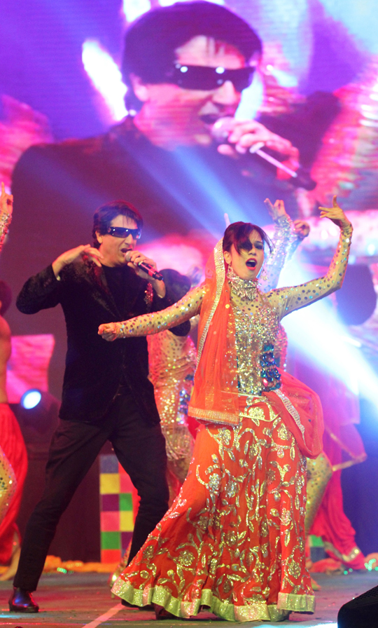 PICS Dance Master Shiamak Davar Performs