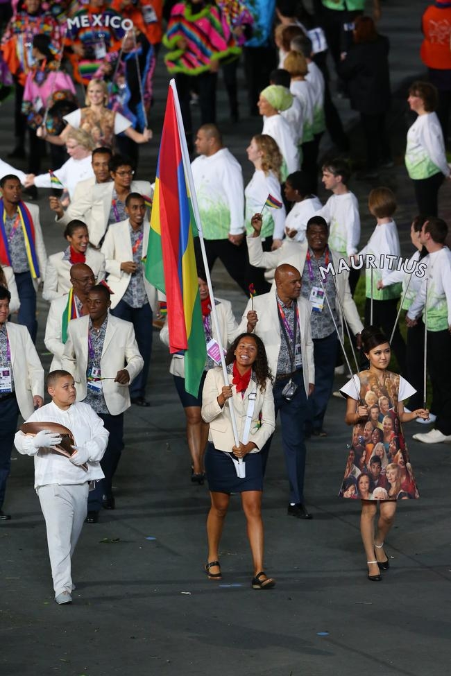 Opening Ceremony: Flag bearers - Indiatimes.com