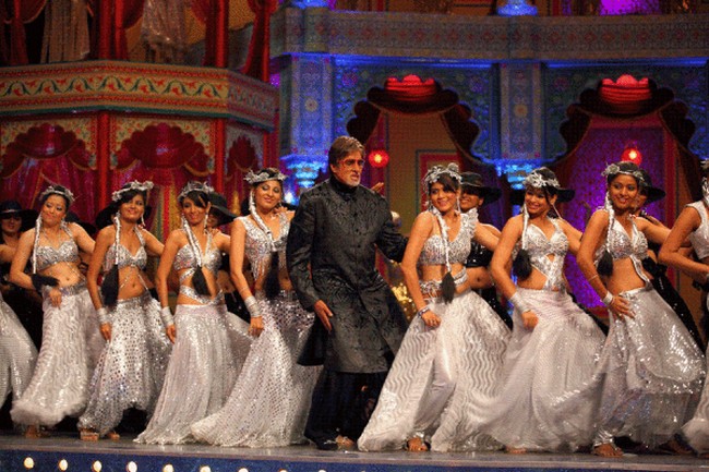 FIRST LOOK: Big B In Bol Bachchan, KBC 6