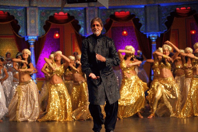 FIRST LOOK: Big B In Bol Bachchan, KBC 6