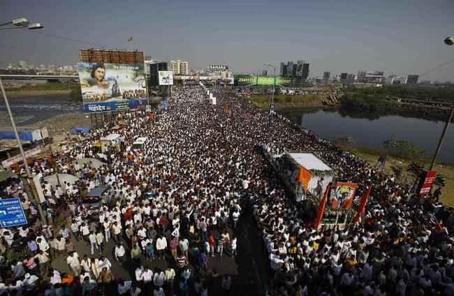 PICS: Balasaheb Thackeray's Last Journey