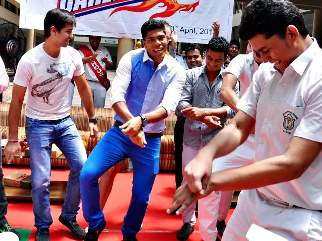 IPL PICS: Delhi Stars Dance in Raipur