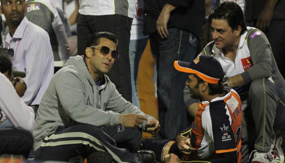 Salman Khan With Venkatesh At CCL