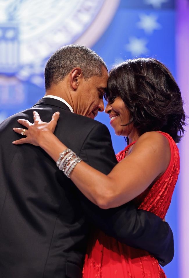 Best Pics: Obama-Michelle Slow Dance