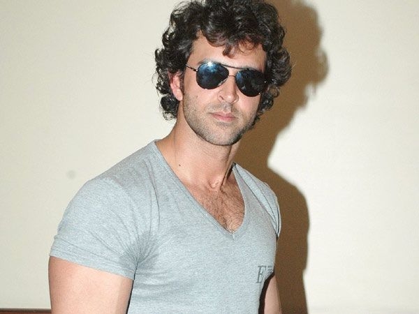 Hrithik Roshan Shares Shape Of His Heart & Gives Us A Much Needed Lesson!