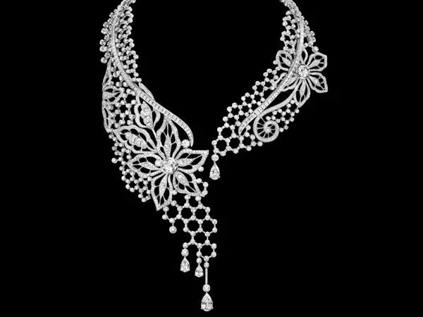 Lace necklace
