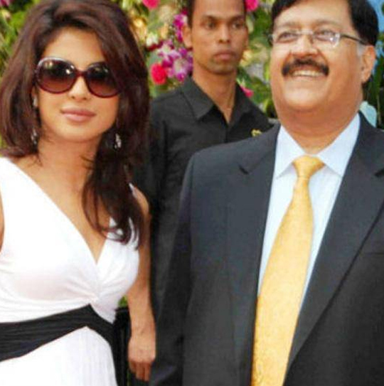 Priyanka Chopra With Dad FLASHBACK PICS