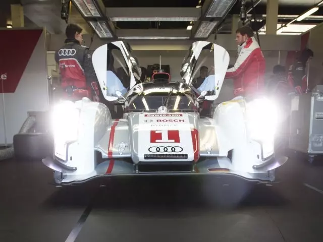 24 Hours of Le Mans Audi R18 e-Tro Quattro