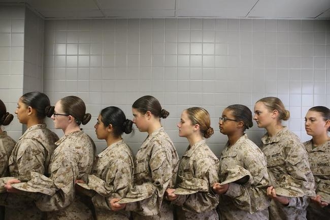 Tough Women In Uniform Marine Boot Camp Shows Girl Power