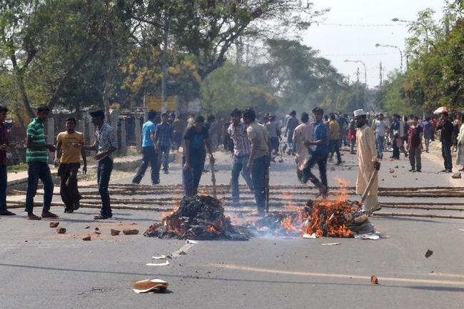 Bangladesh Riots Kills 52 People