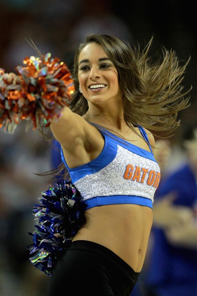 Sexy Cheerleaders Sexier Moves