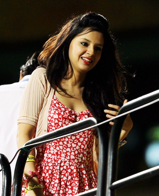 Sexy Side Of Sakshi Dhoni