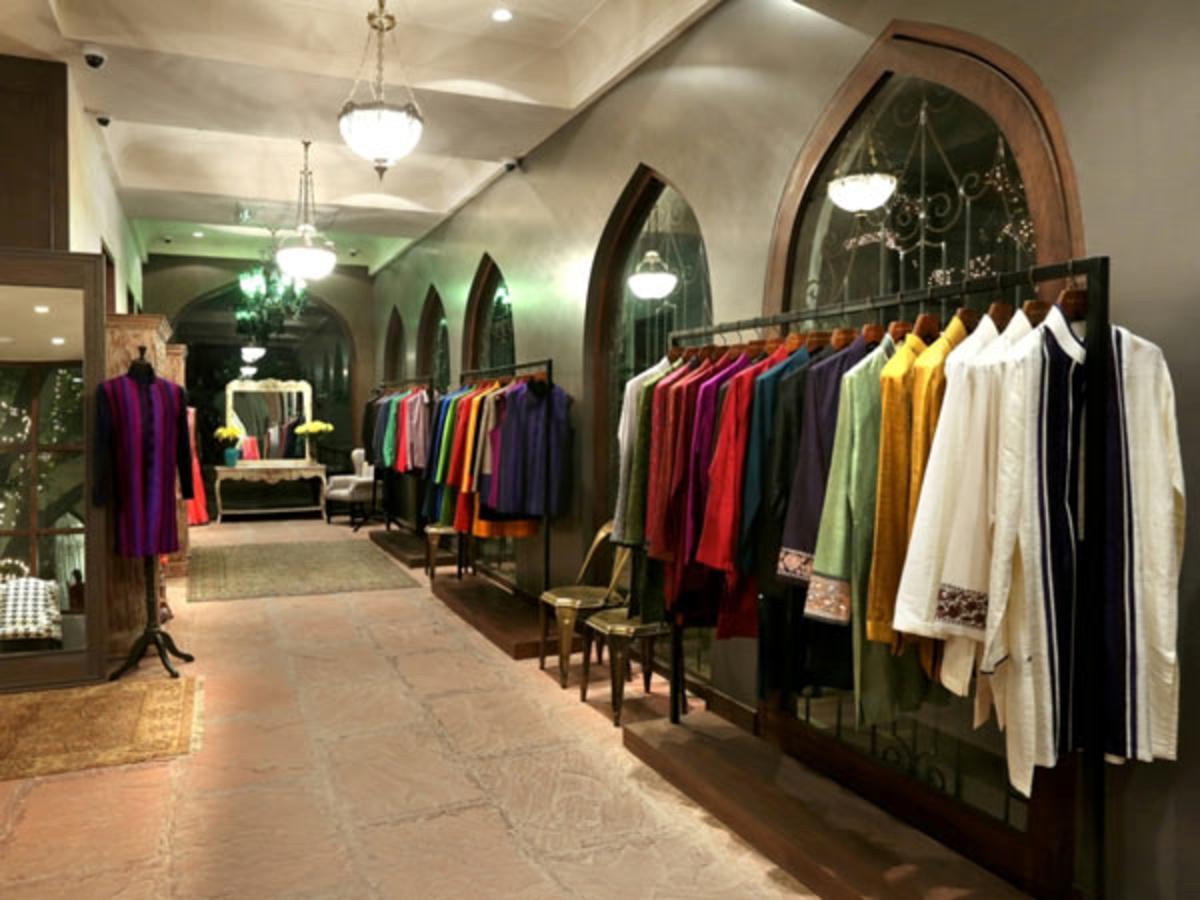 Pics Manish Malhotra S Delhi Store Bow to the man himself. pics manish malhotra s delhi store