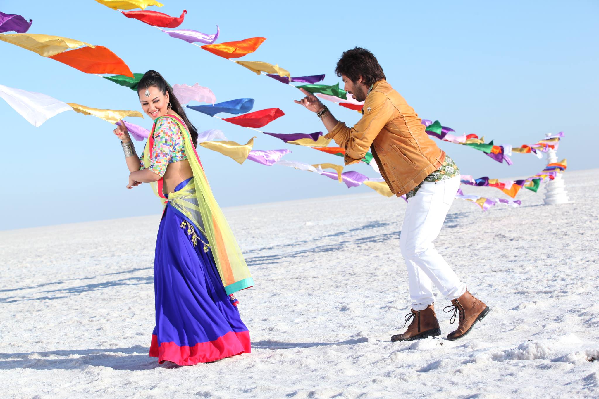 R...Rajkumar: Shahid, Sonakshi's Tapori Dance