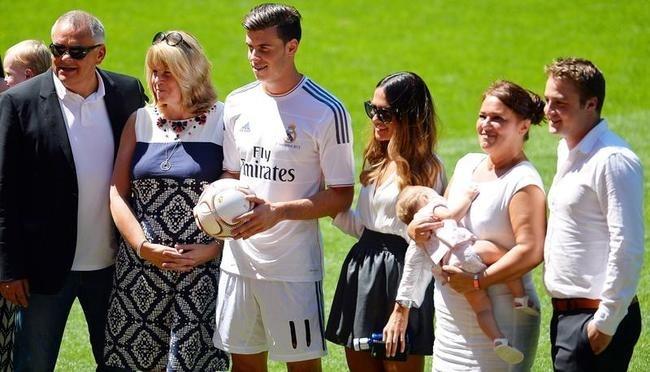 PICS: Gareth Bale, Girlfriend & Daughter