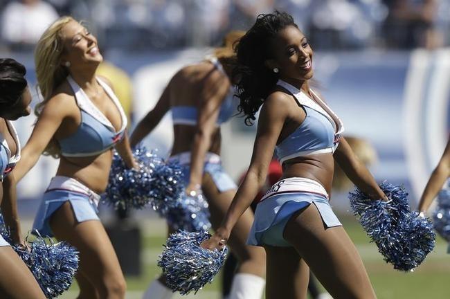 Tennessee Titans Cheerleaders Get Wet And Wild For A Bikini Photo Shoot (13  pics)