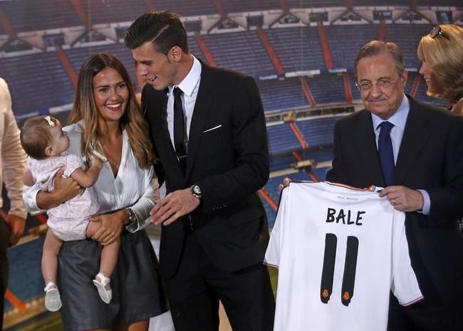 Gareth Bale jets off to Spain with girlfriend and daughter after