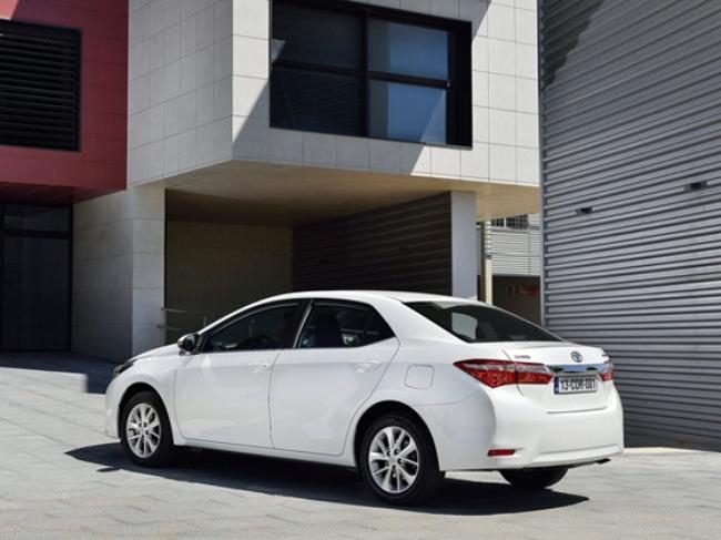 2014 Toyota Corolla: First Review