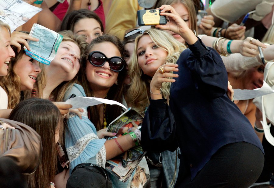 Hollywood Celebrities Snapped Taking Selfies