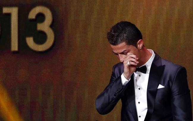 Cristiano Ronaldo: 2013 FIFA Ballon d'Or winner in GIFs