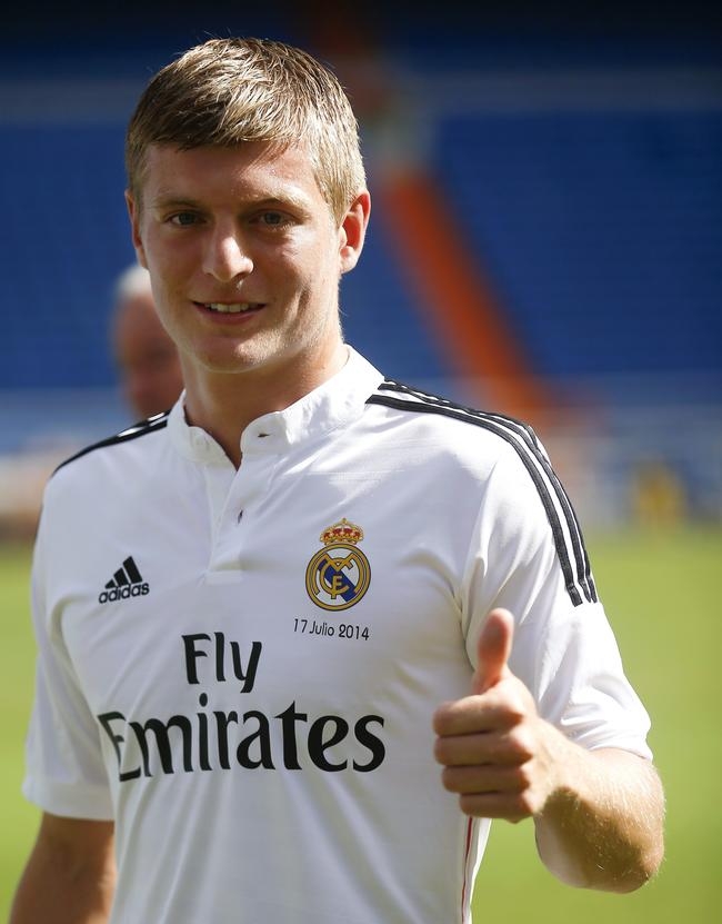 Toni Kroos (Real Madrid) Toni Kroos (Real Madrid)