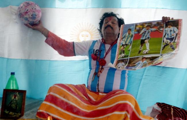 Hindu Priest Performs Rituals For Argentina's Success Hindu Priest Performs Rituals For Argentina's Success