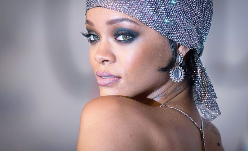 Rihanna Shocks In See-Through Gown!