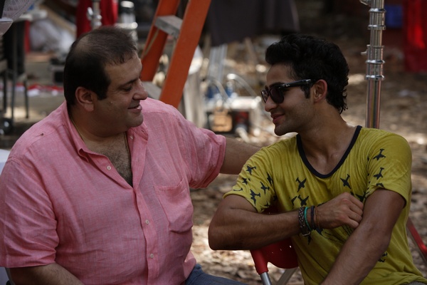 Kapoor Khandaan Bonds On Armaan's Set