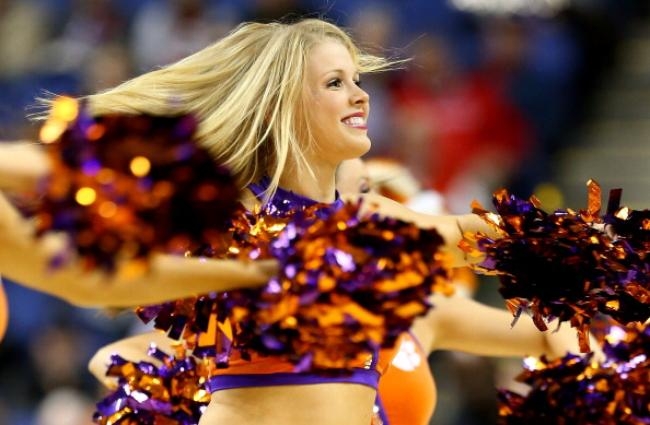 Hot Cheerleaders: In PICS