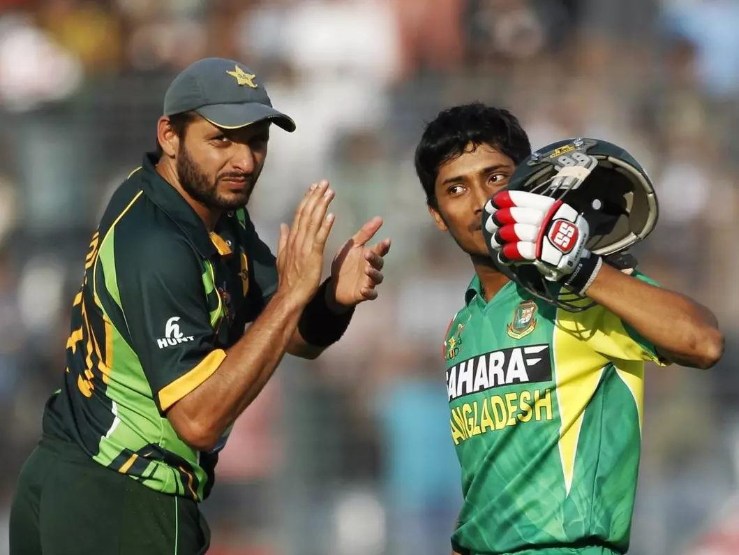 Pakistan have reached the final of the Asia Cup by beating hosts Bangladesh by three wickets.