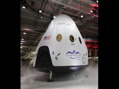 Spacex Unveils Manned Spacecraft