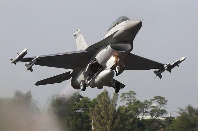 IN PICS: Fighter Jets Land On Highway!