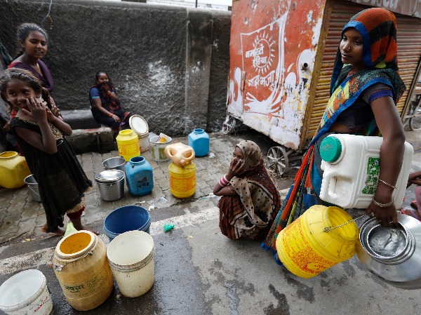 India's Urban Poor Struggle For Drinking Water