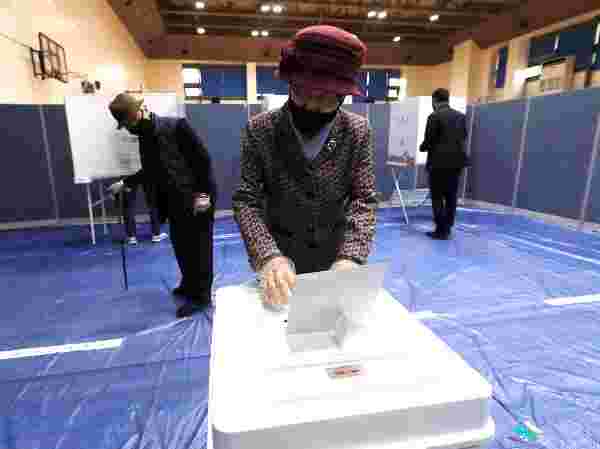 Millions of South Koreans Cast Their Vote Despite Coronavirus Outbreak